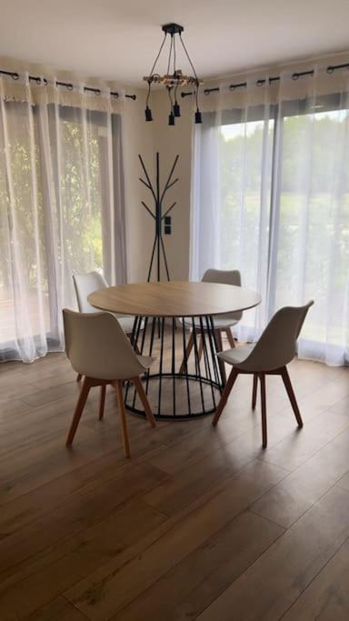 Maison En Bois A Entrechaux Luaran gambar